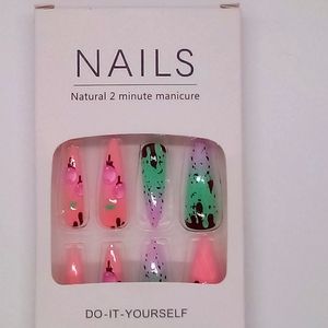 Press on nails 24  nails